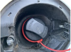 Recambio de tapon combustible para opel astra j berlina 5p 1.6 selective referencia OEM IAM 13327609  