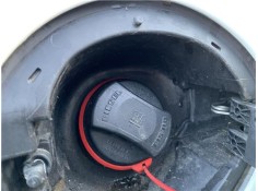 Recambio de tapon combustible para opel astra j berlina 5p 1.6 selective referencia OEM IAM 13327609  