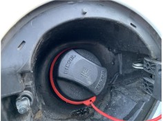 Recambio de tapon combustible para opel astra j berlina 5p 1.6 selective referencia OEM IAM 13327609  