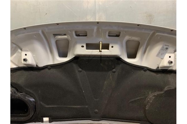 Recambio de capo para iveco daily chasis 2.3 referencia OEM IAM 1000262778  