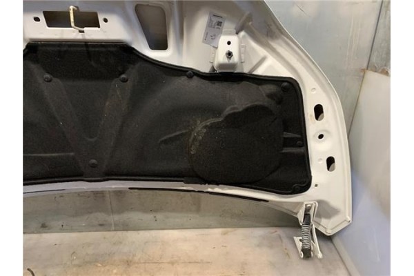 Recambio de capo para iveco daily chasis 2.3 referencia OEM IAM 1000262778  