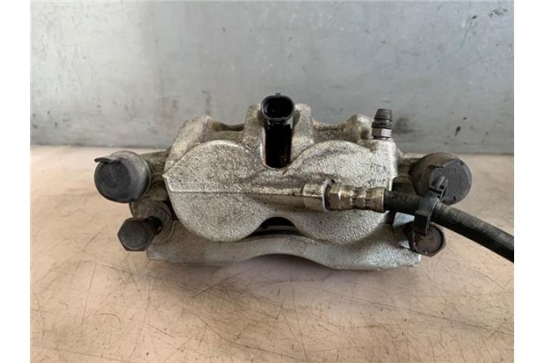 Recambio de pinza freno delantero izquierda para iveco daily chasis 2.3 referencia OEM IAM 504120470  