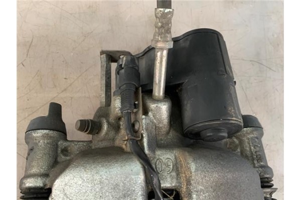 Recambio de pinza freno trasero derecha para iveco daily chasis 2.3 referencia OEM IAM 504120970  