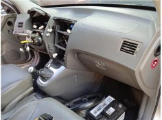 Recambio de salpicadero para hyundai tucson (jm) 2.0 crdi referencia OEM IAM 847102E550U7 847102E551U7 