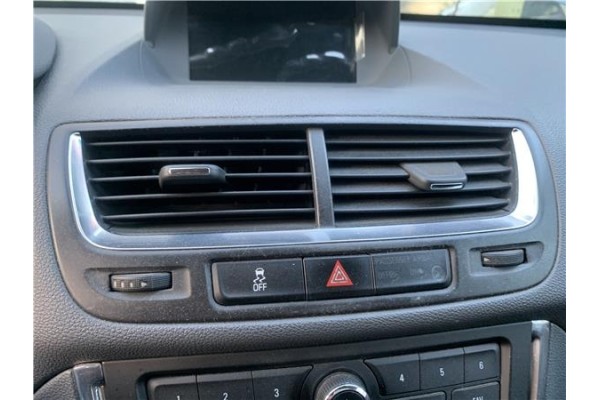 Recambio de rejilla entrada de aire para opel mokka 1.7 business referencia OEM IAM 95316389 95437803 