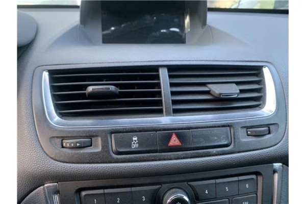 Recambio de rejilla entrada de aire para opel mokka 1.7 business referencia OEM IAM 95316389 95437803 