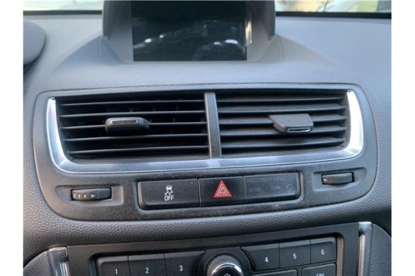 Recambio de rejilla entrada de aire para opel mokka 1.7 business referencia OEM IAM 95316389 95437803 