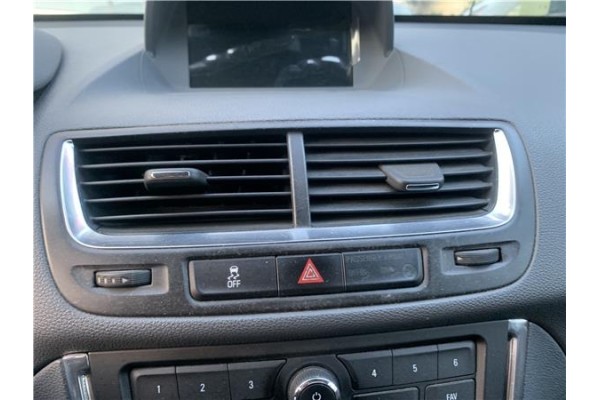 Recambio de rejilla entrada de aire para opel mokka 1.7 business referencia OEM IAM 95316389 95437803 