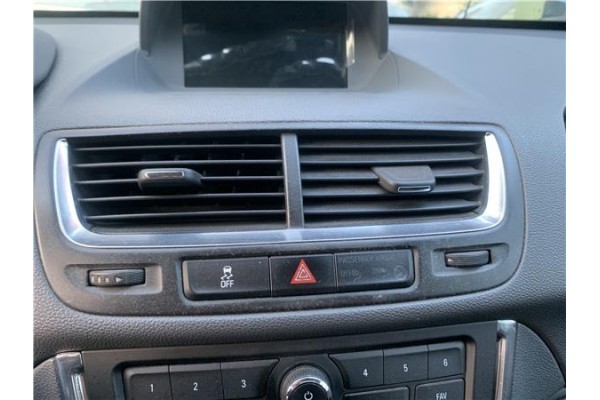 Recambio de rejilla entrada de aire para opel mokka 1.7 business referencia OEM IAM 95316389 95437803 