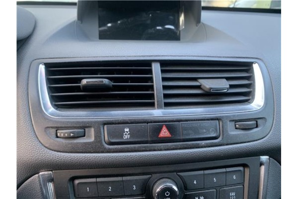 Recambio de rejilla entrada de aire para opel mokka 1.7 business referencia OEM IAM 95316389 95437803 