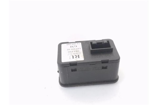 Recambio de mando elevalunas delantero izquierdo para opel meriva 1.6 16v referencia OEM IAM 24409205 13363202 