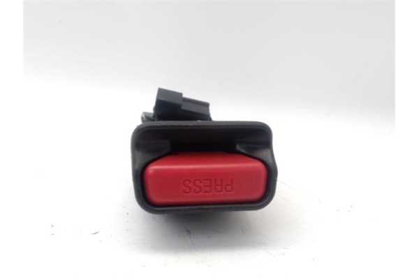 Recambio de anclaje cinturon trasero derecho para citroen c1 1.2 feel referencia OEM IAM   
