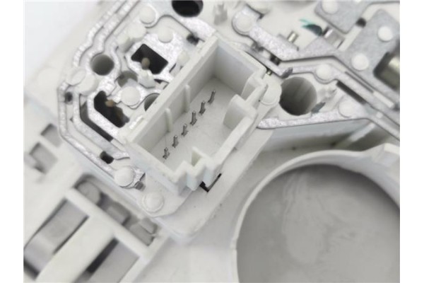 Recambio de luz delantero central techo para volkswagen golf v (1k1) 1.9 tdi referencia OEM IAM 1K0947105 1K0947133 