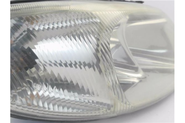 Recambio de faro delantero dcho para chrysler voyager (rg) 2.5 crd lx referencia OEM IAM 04857702AB 5870200000 