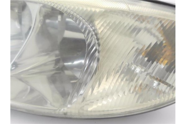 Recambio de faro delantero izquierdo para chrysler voyager (rg) 2.5 crd lx referencia OEM IAM 04857703AB 5870100000 
