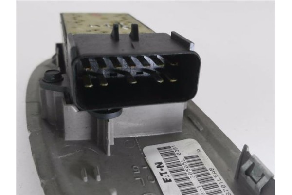 Recambio de mando elevalunas delantero izquierdo para chrysler voyager (rg) 2.5 crd lx referencia OEM IAM 746749291 30505L 