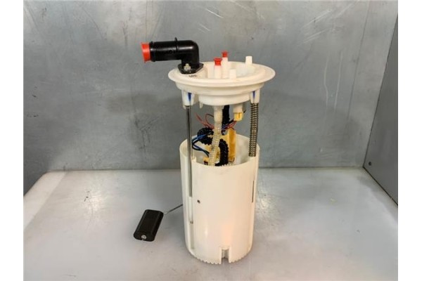 Recambio de bomba combustible para iveco daily chasis 2.3 referencia OEM IAM 5802910406  