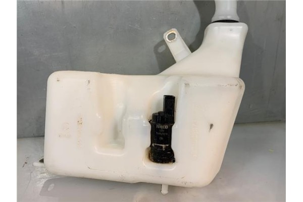 Recambio de deposito limpiaparabrisas para iveco daily chasis 2.3 referencia OEM IAM 5801566048  