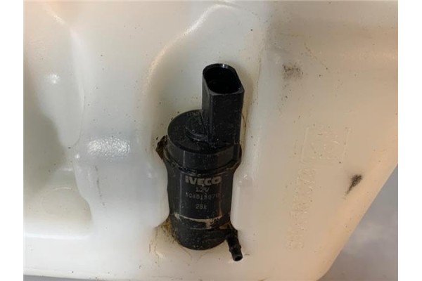 Recambio de deposito limpiaparabrisas para iveco daily chasis 2.3 referencia OEM IAM 5801566048  