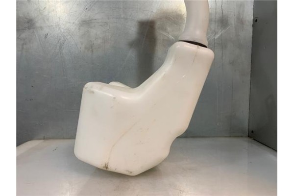 Recambio de deposito limpiaparabrisas para iveco daily chasis 2.3 referencia OEM IAM 5801566048  
