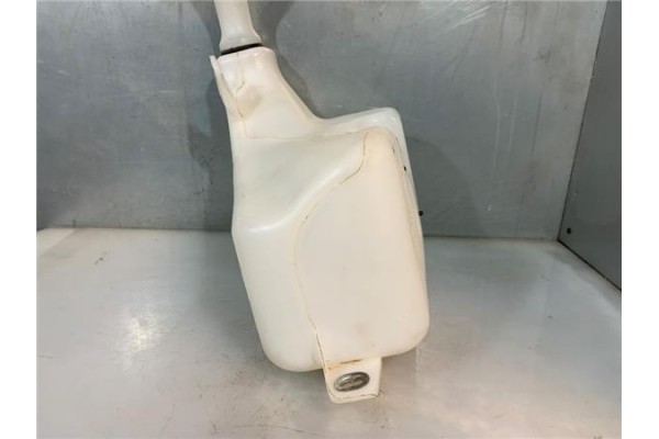 Recambio de deposito limpiaparabrisas para iveco daily chasis 2.3 referencia OEM IAM 5801566048  