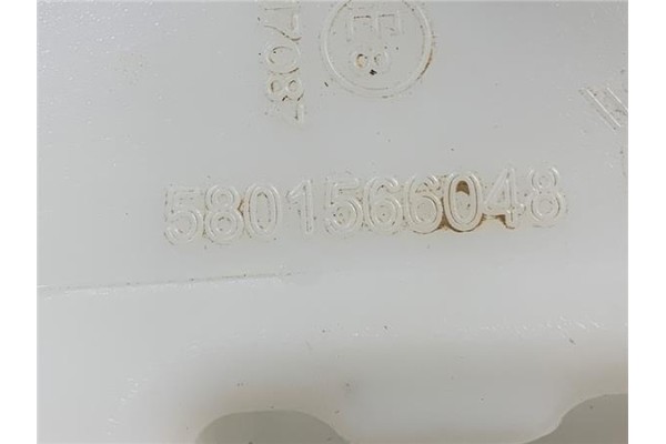 Recambio de deposito limpiaparabrisas para iveco daily chasis 2.3 referencia OEM IAM 5801566048  