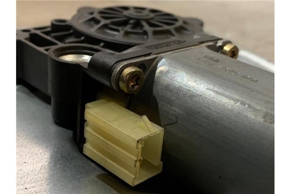 Recambio de mecanismo elevalunas delantero derecho para volvo v70 familiar 2.5 referencia OEM IAM 9152724  