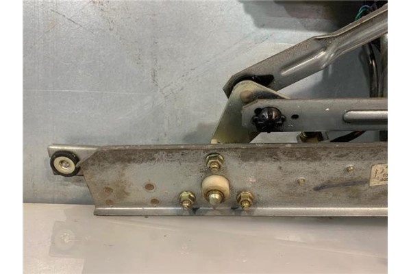 Recambio de motor limpiaparabrisas trasero para nissan terrano (wd21) 2.7 td 4wd referencia OEM IAM 2870541G00  