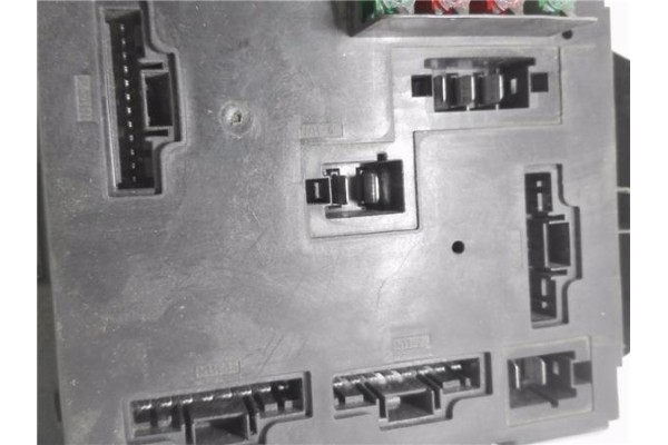 Recambio de caja fusibles/rele para smart for two 0.7 referencia OEM IAM 0011868V011 5WK45090 