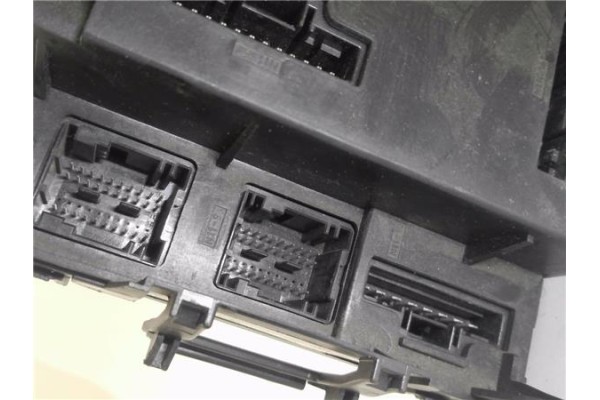 Recambio de caja fusibles/rele para smart for two 0.7 referencia OEM IAM 0011868V011 5WK45090 