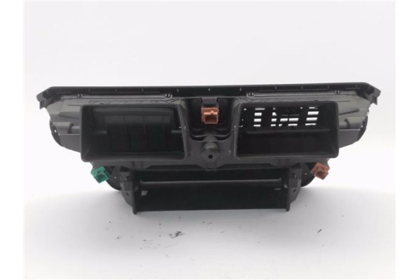Recambio de rejilla entrada de aire para citroen c4 picasso 1.6 hdi referencia OEM IAM 9683265680  