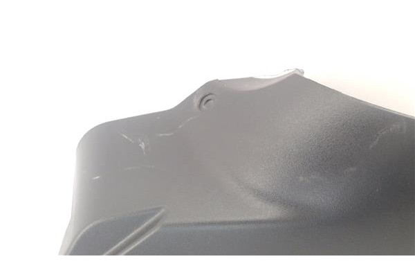 Recambio de moldura aleta delantero izquierda para iveco daily chasis 2.3 referencia OEM IAM EZ5802032596 KZ5802032584 