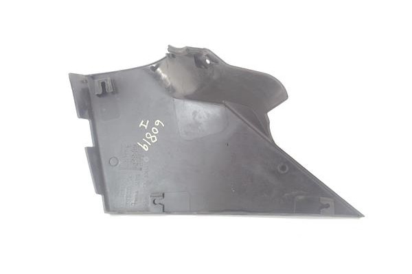 Recambio de moldura aleta delantero izquierda para iveco daily chasis 2.3 referencia OEM IAM EZ5802032596 KZ5802032584 