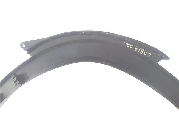 Recambio de aletin delantero derecho para iveco daily chasis 2.3 referencia OEM IAM EZ5801762169 KZ5801762352 