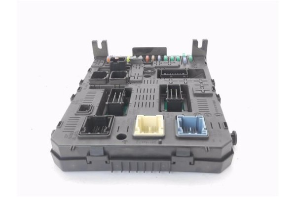 Recambio de caja fusibles/rele para citroen c4 picasso 1.6 hdi referencia OEM IAM 281197595  