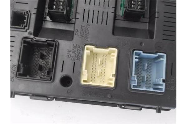 Recambio de caja fusibles/rele para citroen c4 picasso 1.6 hdi referencia OEM IAM 281197595  