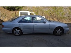 mercedes-benz clase e (bm 210) berlina del año 2001