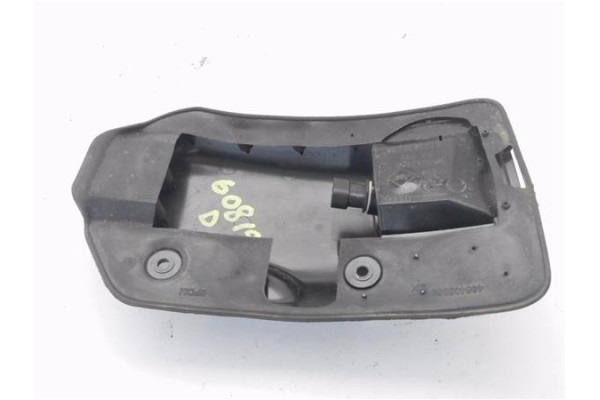 Recambio de luz delantero derecha techo para iveco daily chasis 2.3 referencia OEM IAM 5801610735  