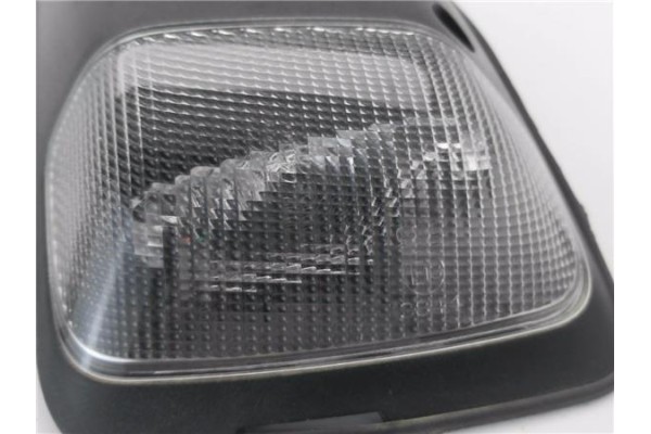 Recambio de luz delantero derecha techo para iveco daily chasis 2.3 referencia OEM IAM 5801610735  