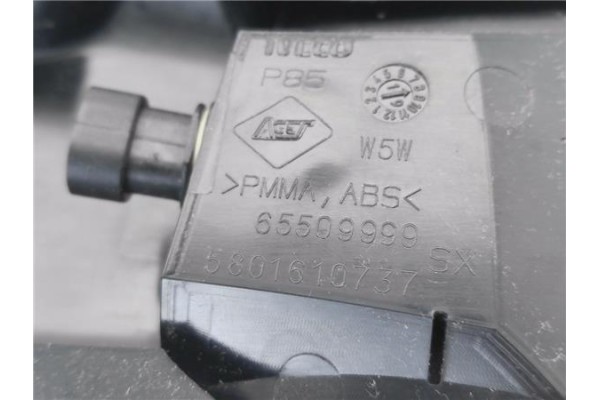 Recambio de luz delantero izquierda techo para iveco daily chasis 2.3 referencia OEM IAM 5801610737 65509999 