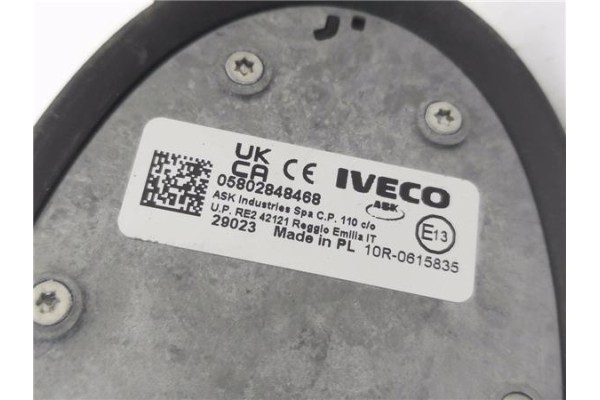 Recambio de antena electrica para iveco daily chasis 2.3 referencia OEM IAM 05802848468 10R0615835 