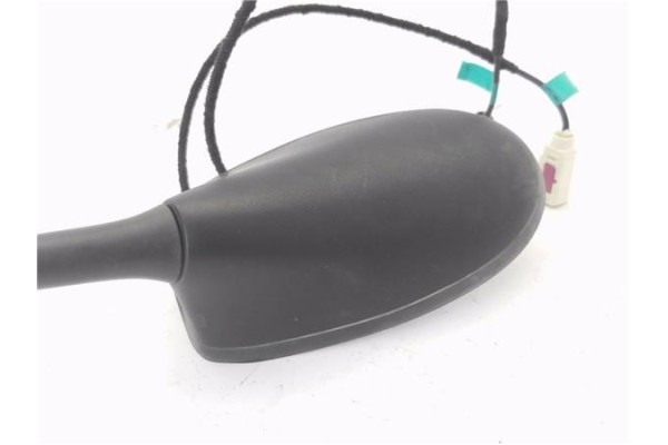 Recambio de antena electrica para iveco daily chasis 2.3 referencia OEM IAM 05802848468 10R0615835 