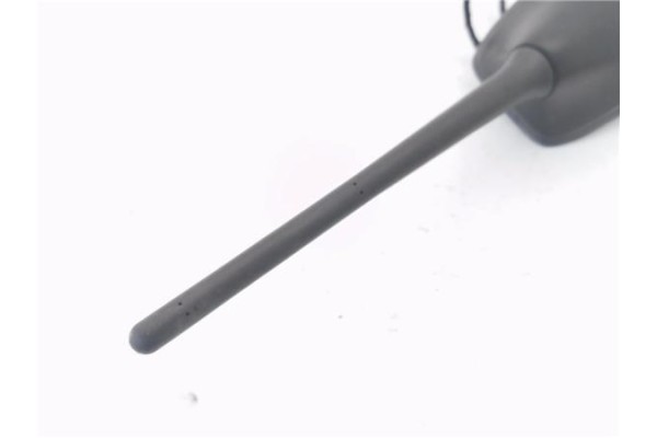 Recambio de antena electrica para iveco daily chasis 2.3 referencia OEM IAM 05802848468 10R0615835 