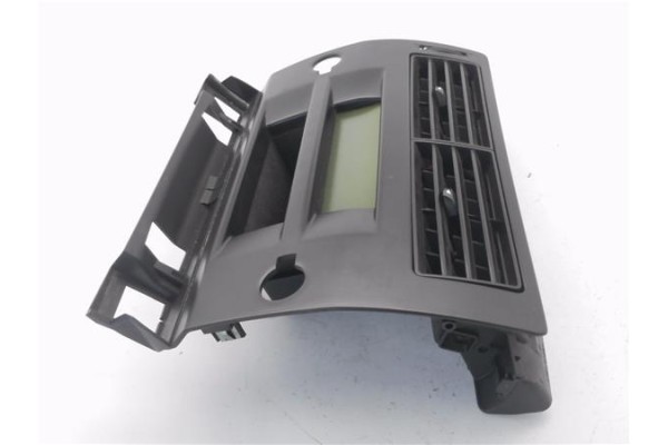 Recambio de rejilla entrada de aire para citroen c4 berlina 1.4 16v referencia OEM IAM 9649599477  