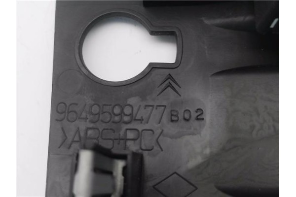 Recambio de rejilla entrada de aire para citroen c4 berlina 1.4 16v referencia OEM IAM 9649599477  