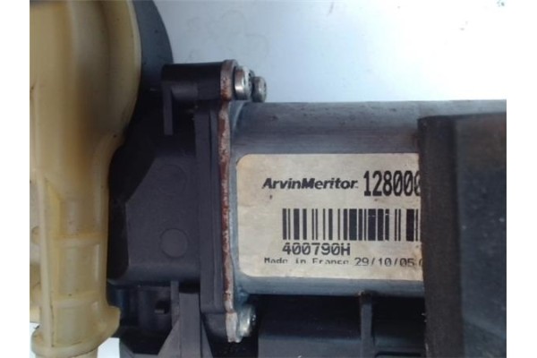 Recambio de mecanismo elevalunas delantero izquierdo para renault megane ii classic berlina referencia OEM IAM  100765 