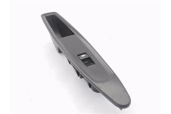 Recambio de mando elevalunas delantero derecho para citroen c4 berlina 1.4 16v referencia OEM IAM 9651468677  