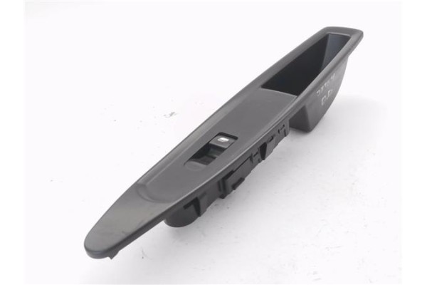 Recambio de mando elevalunas delantero derecho para citroen c4 berlina 1.4 16v referencia OEM IAM 9651468677  