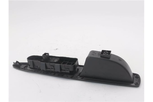 Recambio de mando elevalunas delantero derecho para citroen c4 berlina 1.4 16v referencia OEM IAM 9651468677  