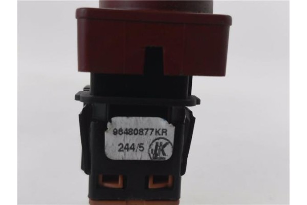 Recambio de interruptor luces emergencia para citroen c4 berlina 1.4 16v referencia OEM IAM 96480877KR  